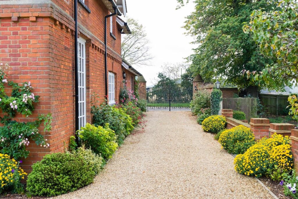 Gravel driveway contractors West Kent & East Sussex